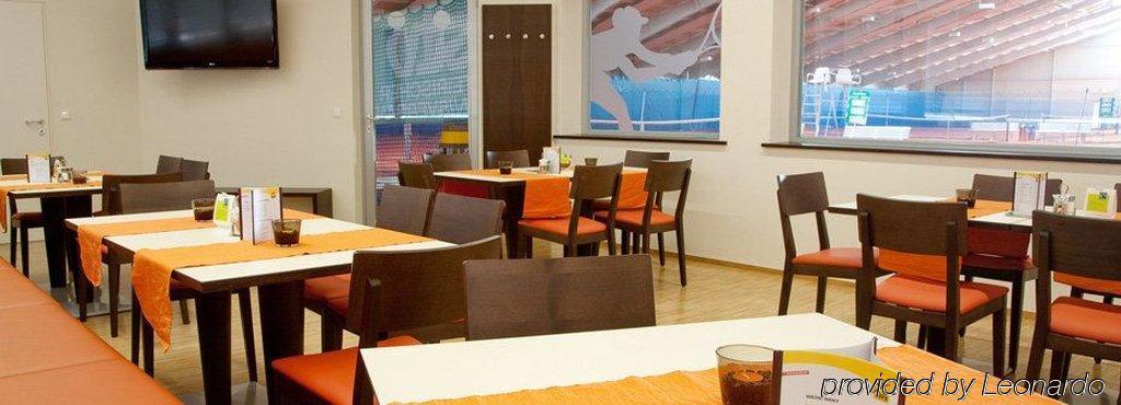Jufa Hotel Лайбніц Ресторан фото